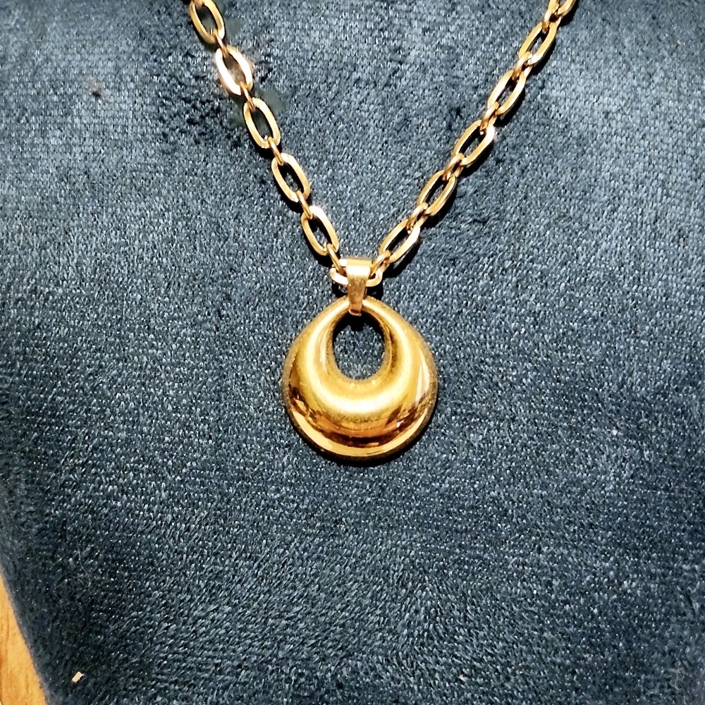 *4 for $30* Gold Toned Stainless Steel Tear Drop Pendant Necklace - Picture 2 of 4